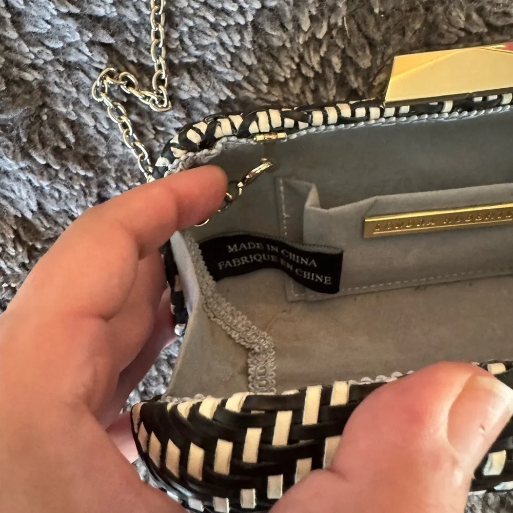 SONDRA ROBERT Clutch Purse